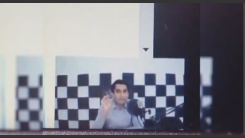 El docente mexicano en plena clase.