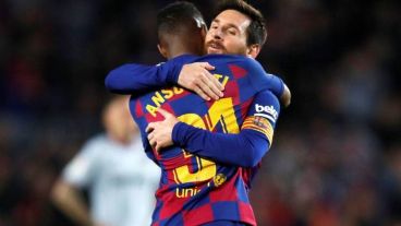 Messi y Ansu Fati en un abrazo que hoy se transforma en símbolo de herencia.