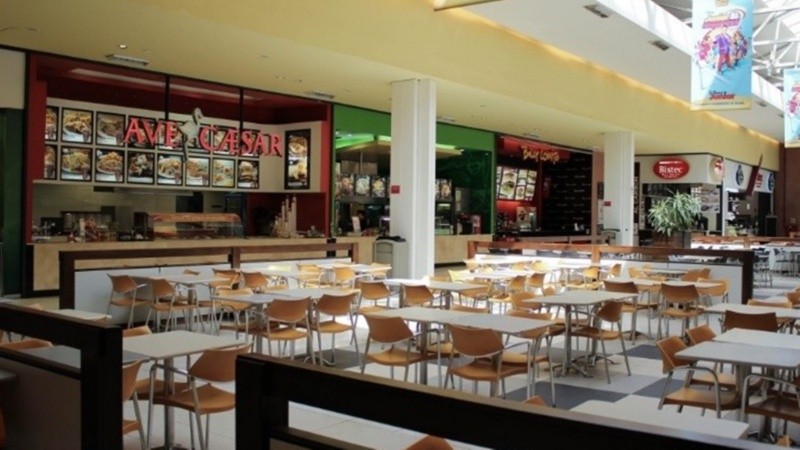 Los patios de comida de shoppings solo podrán abrir si tienen salida independiente.