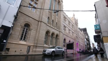 La UNR inauguró la fachada histórica de Humanidades.