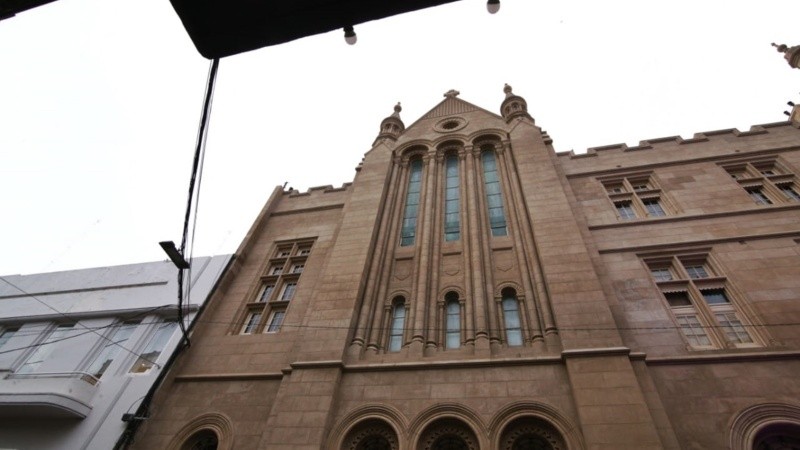 La UNR inauguró la fachada histórica de Humanidades.