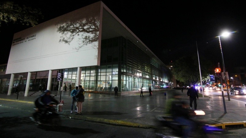 El agredido fue derivado al Heca en estado delicado.