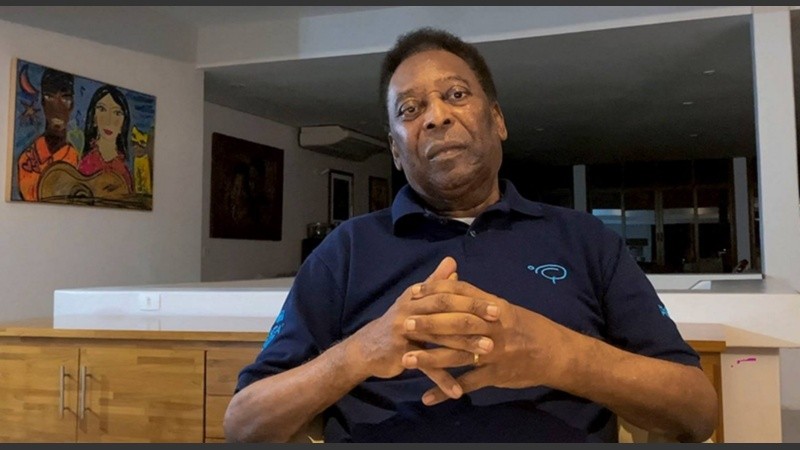 Pelé estaba bajo cuidados médicos y se recupera de la cirugía a la que se sometió.
