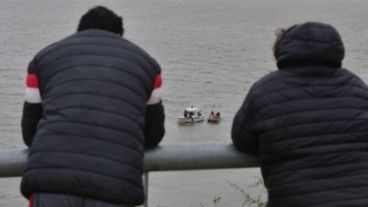 Dos lanchas de la PNA navegaban la zona cerca de la costa.