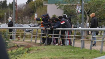 Dos lanchas de la PNA navegaban la zona cerca de la costa.