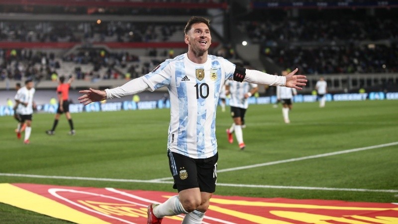 Messi la rompió toda en su gran noche en el Monumental