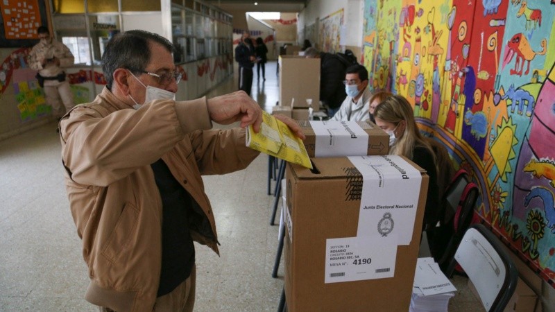 Postales de las elecciones en Rosario este domingo. 
