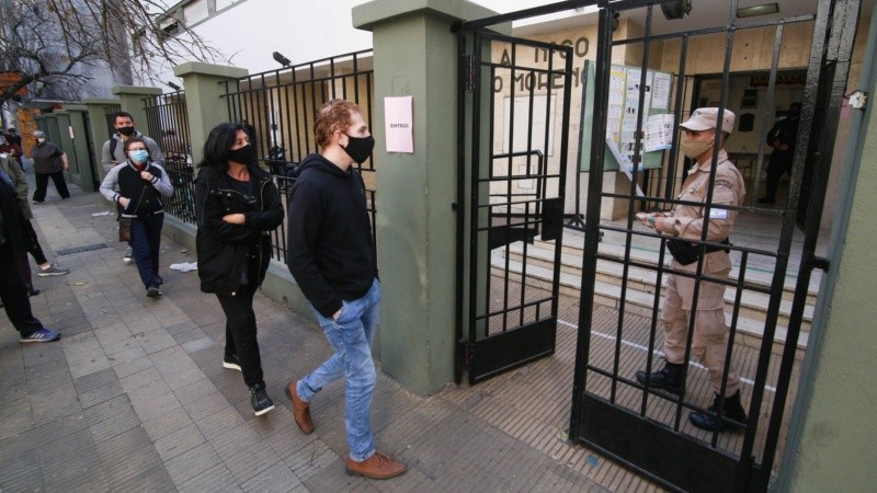 Postales de las elecciones en Rosario este domingo. 