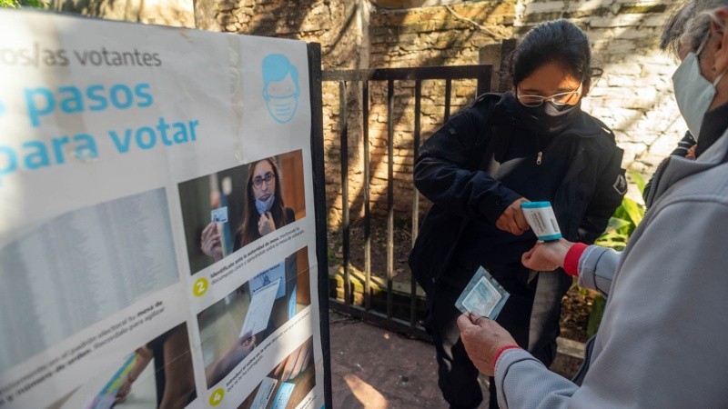 Postales de las elecciones en Rosario este domingo. 