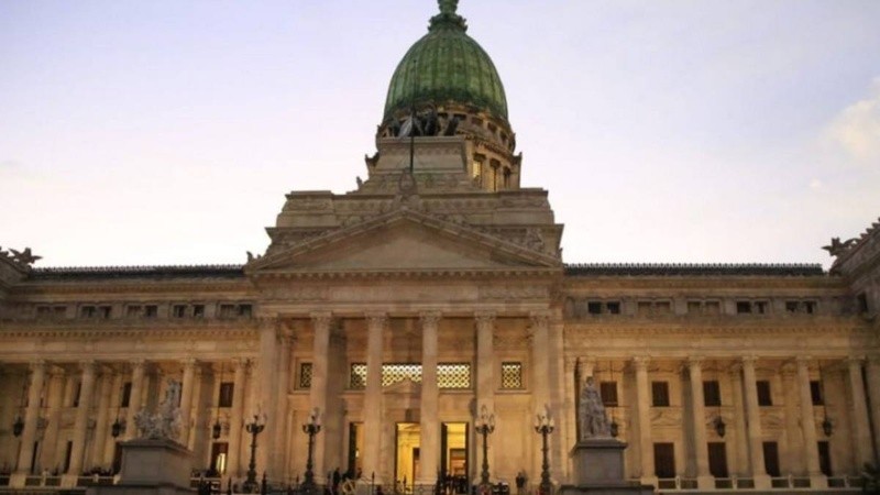 En estas elecciones la Cámara de Diputados renovará 127 de sus 257 bancas y el Senado 24 de los 54 escaños que posee.