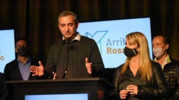 El intendente Pablo Javkin celebró el resultado de la interna del FAP.