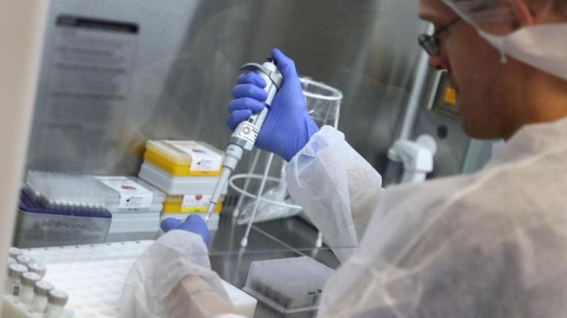 El análisis preliminar arrojó alta probabilidad de que se trate de la variante Delta.