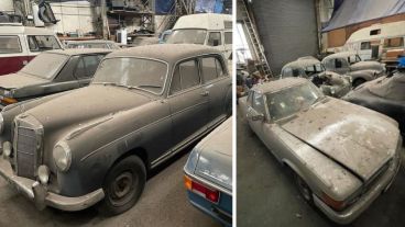 Los coches son una destartalada colección de modelos clásicos.