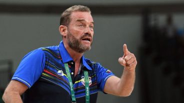 El entrenador llega a la selección nacional luego de haber dirigido a República Dominicana.