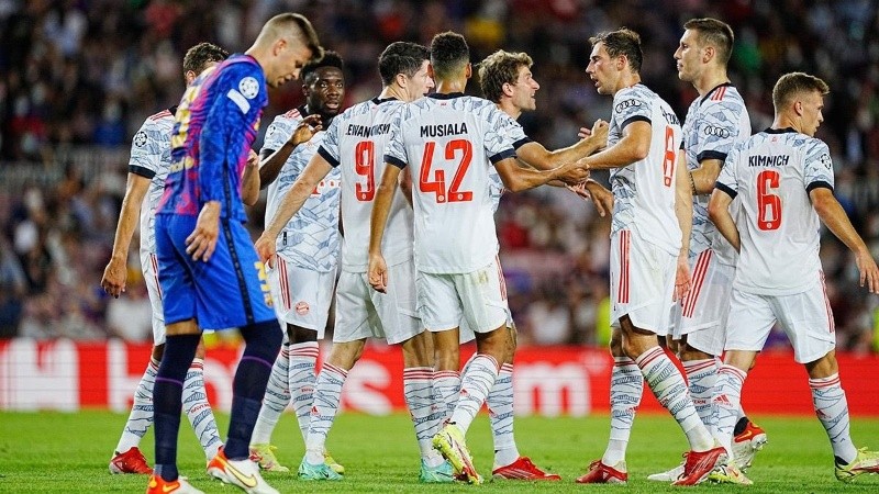 Todo Bayern celebra mientras Piqué busca explicaciones al difícil momento del club.