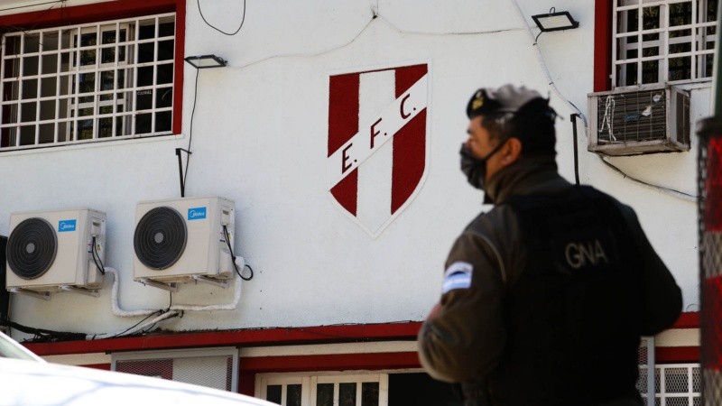 El amplio despliegue de Gendarmería se llevó a cabo cerca del mediodía en Rosario y Funes.
