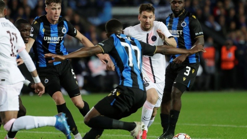 El rosarino estuvo activo pero conectó poco con sus nuevos compañeros.