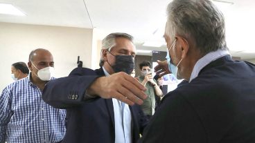 Fernández reunió a los gobernadores en La Rioja y relanza el gobierno.