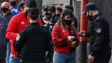 Los controles eran exhaustivos para ingresar a votar.