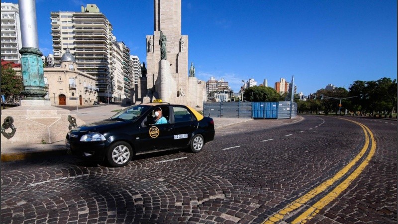 Más taxis para Rosario y la mayoría conducidos por mujeres