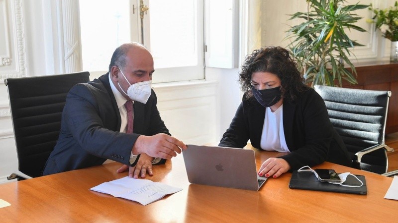 Manzur junto a la ministra de Salud Carla Vizzotti.