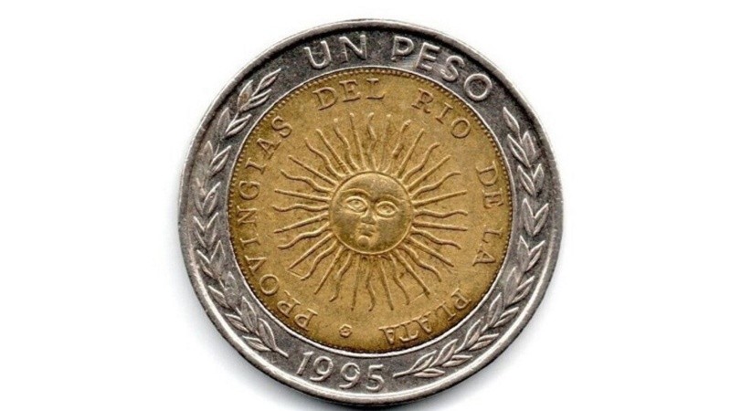 En el reverso de la moneda debía decir Provincias del Río de La Plata. Sin embargo, se leía “provingias”.
