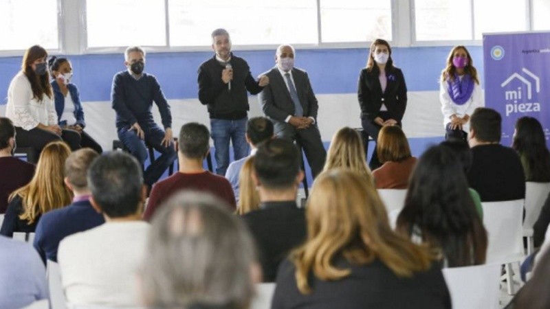 El acto se llevó adelante en Moreno y estuvo encabezado por el jefe de Gabinete, Juan Manzur, y el ministro de Desarrollo Social, Juan Zabaleta.