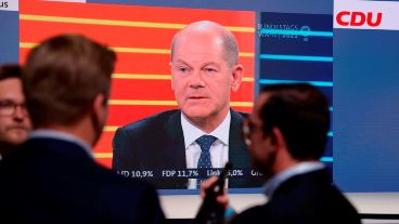 En pantalla Olaf Scholz, candidato del espacio ganador.