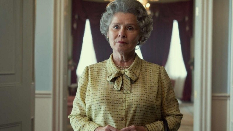 La actriz Imelda Stauton interpreta a Isabel II en la última temporada de 