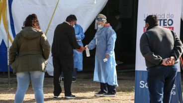 La positividad en los testeos bajó abruptamente en las últimas semanas