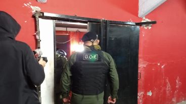 El operativo se hizo este martes por la mañana en la cancha de Newell's.