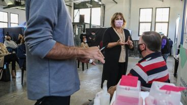 Para Martorano, el virus podría quedarse y obligar a un refuerzo anual de la vacuna.