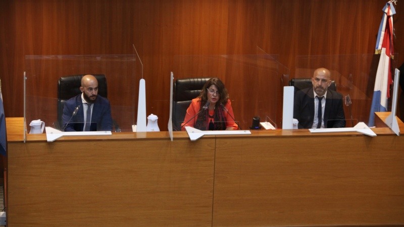 Tribunal integrado por la jueza Hebe Marcogliese, Pablo Pinto y Rafael Coria.