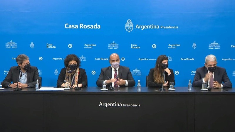 Los funcionarios nacionales dieron las directivas para la vuelta de los hinchas a las canchas.