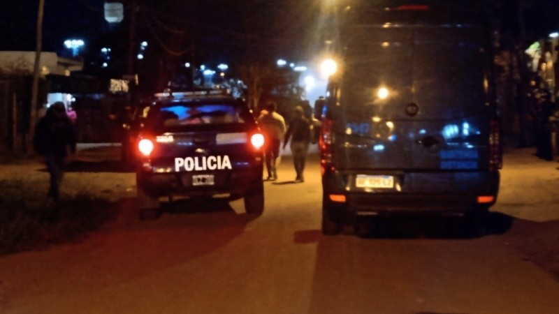 Una imagen del mega operativo de federales en la zona oeste de Rosario