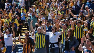 Muy pocos tapabocas bien colocados en esta foto.