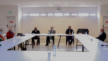 Los referentes de ATE y UPCN esperan a escuchar el ofrecimiento para ponerlo a consideración de sus afiliados.