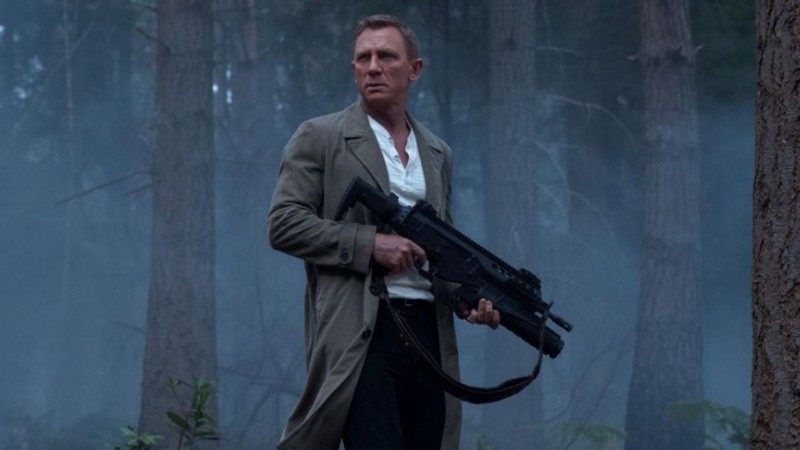 Daniel Craig regresa como el Agente 007 en 