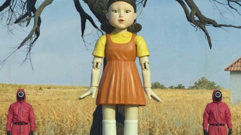 La muñeca es una figura infantil que funge como decoración en un museo de Corea del Sur.