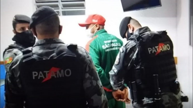 El jugador brasileño fue arrestado por las autoridades policiales.