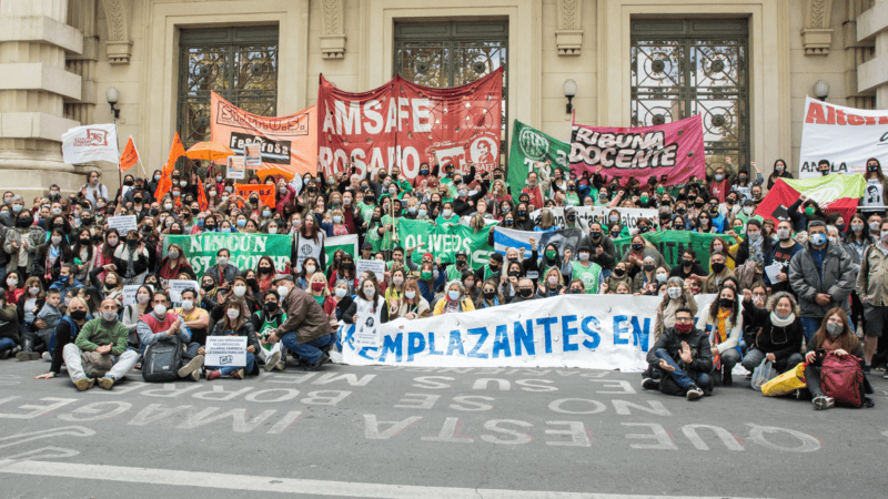 El mes pasado hubo una marcha de docentes y estatales para pedir aumento salarial.