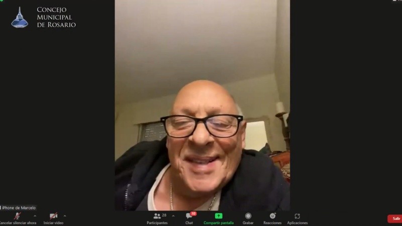 Marcelo Megna participó de la reunión virtual desde su cama.