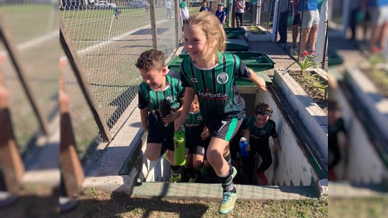 Ailen Diez tiene 8 años y juega en el Club Defensores de Funes desde hace un año y medio.