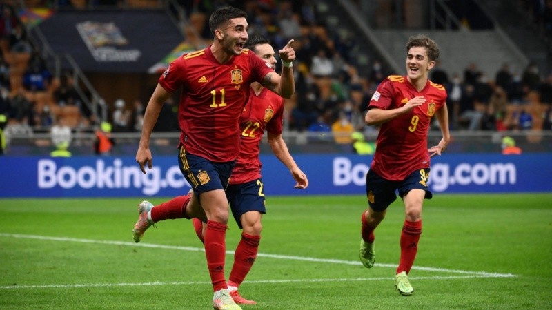 Ferrán Torres celebra su doblete para meter a España en la final de la Liga de las Naciones.