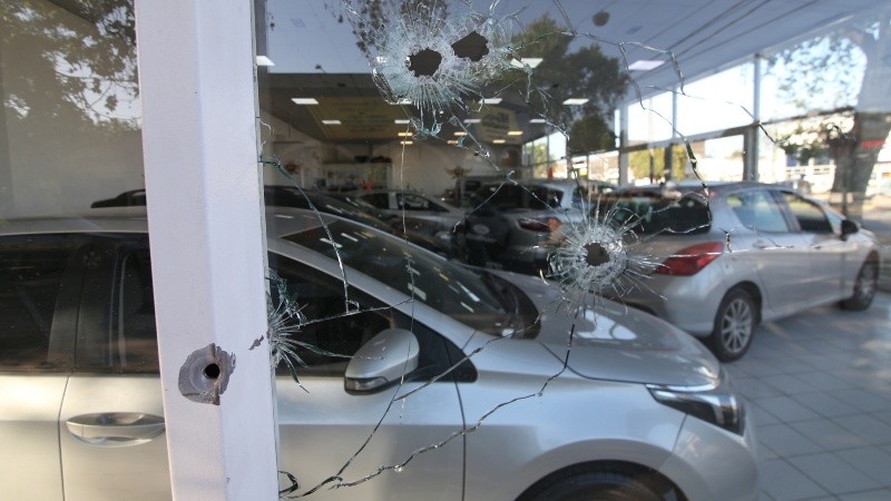 Se trata del segundo ataque a una agencia de autos en dos semanas.