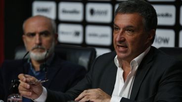 Astore fue muy duro con la comisión anterior por la situación que encontró en Newell's