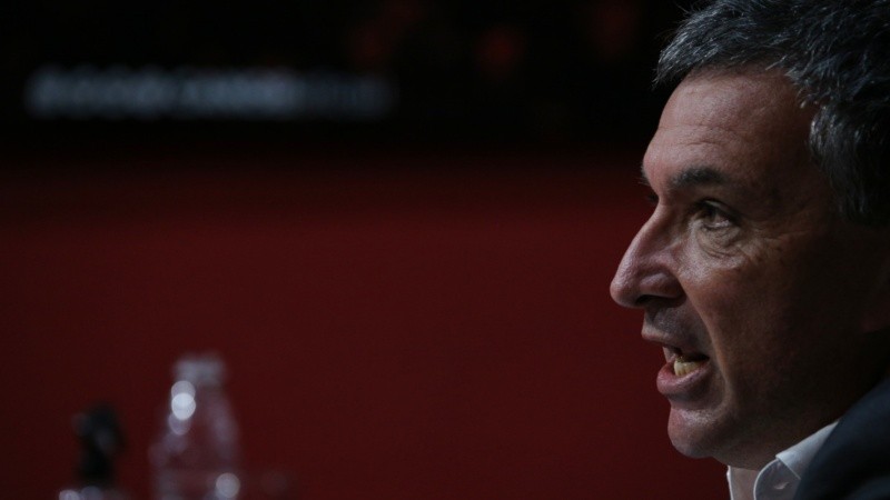 Astore fue muy duro con la comisión anterior por la situación que encontró en Newell's