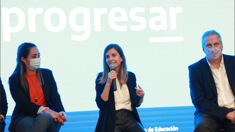 Fernanda Raverta y Jaime Perczyk durante el anuncio.