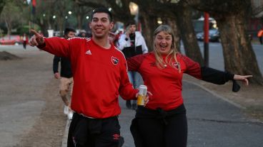 Alegría y expectativa en el regreso de hinchas al Coloso.