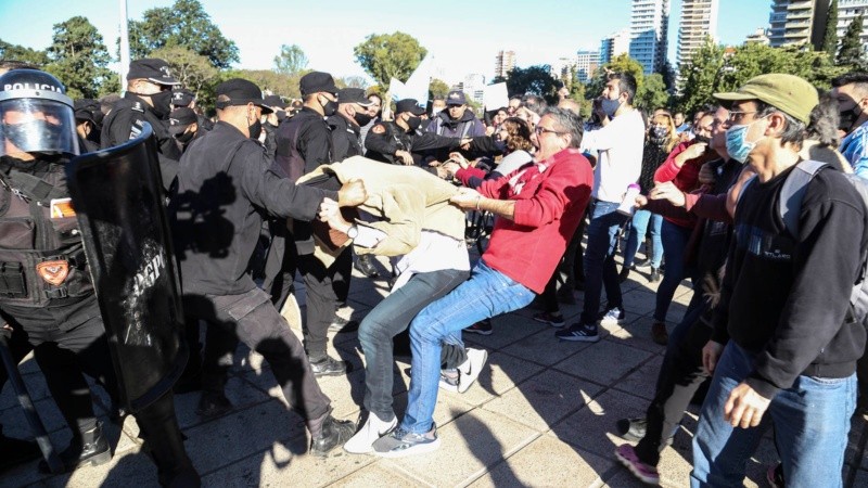 Los disturbios por la manifestación anticovid en el Monumento en mayo de este año